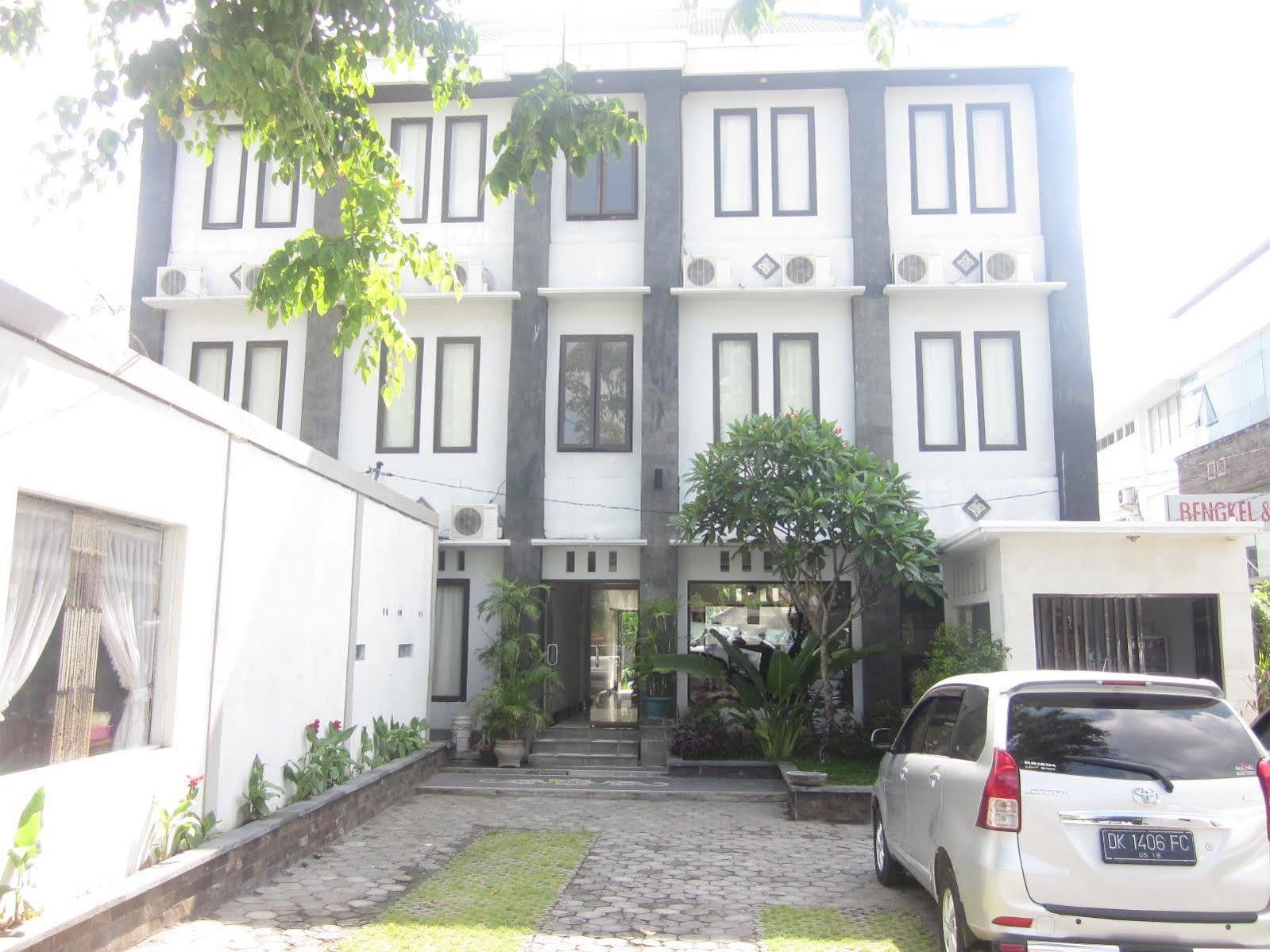 Hotel Warta Dua Denpasar  Ngoại thất bức ảnh